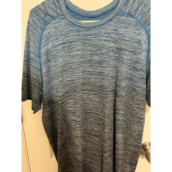 Lululemon Metal Vent Tech T-shirt Blue Black Ombré Heathered Stripe Men’s Large - Picture 4 of 9